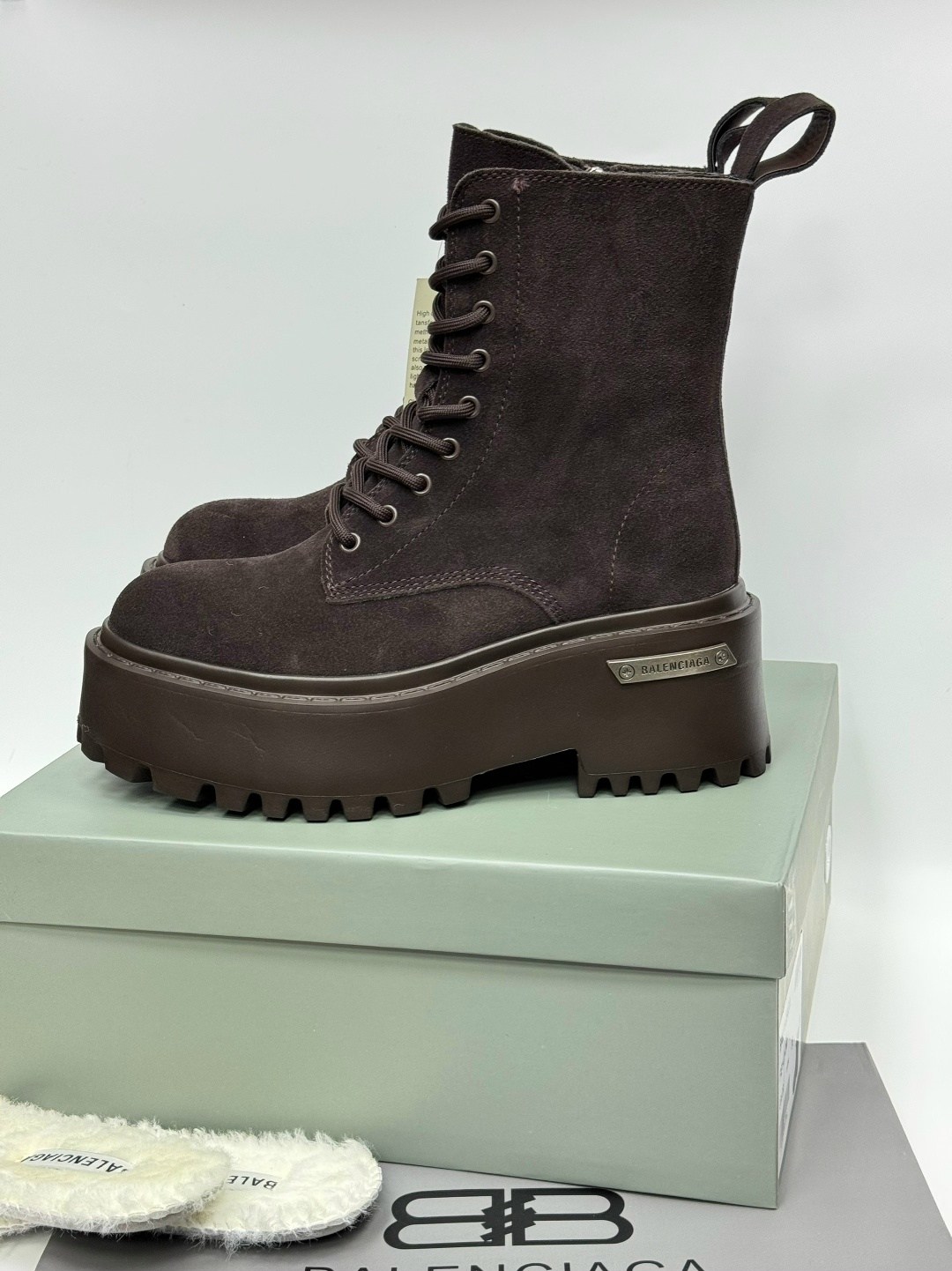 ботинки balenciaga,balenciaga женские кожаные ботинки balenciaga чёрного цвета,ботинки balenciaga женские,balenciaga женские кожаные ботинки чёрного цвета,ботинки balenciaga высокая подошва