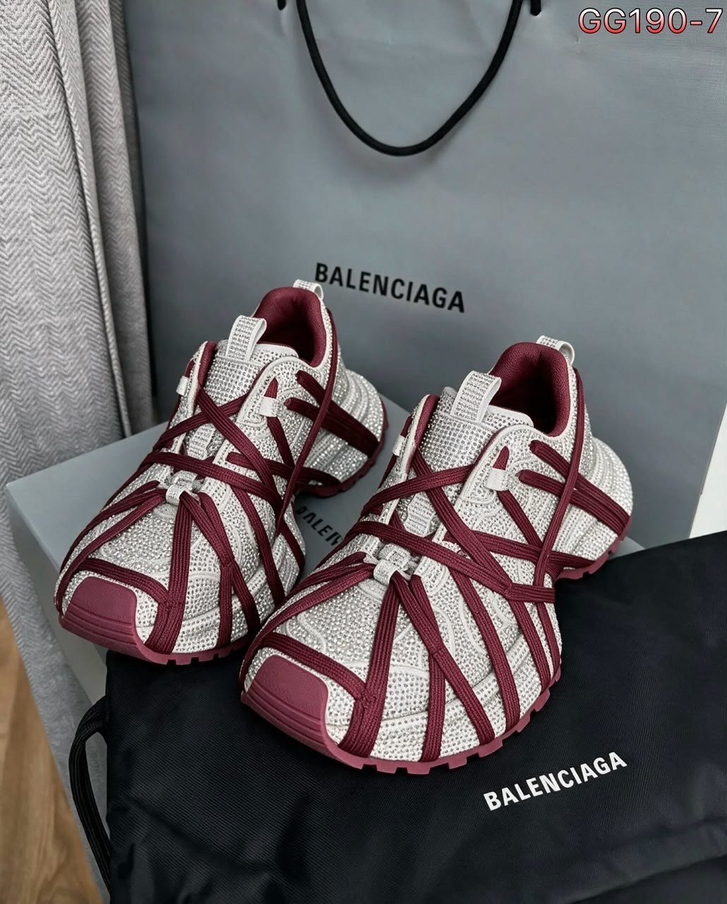 кроссовки balenciaga,кроссовки женские balenciaga,кроссовки мужские balenciaga track trainer красный,кроссовки balenciaga runner sneaker red,кроссовки balenciaga track balenciaga 242673300
