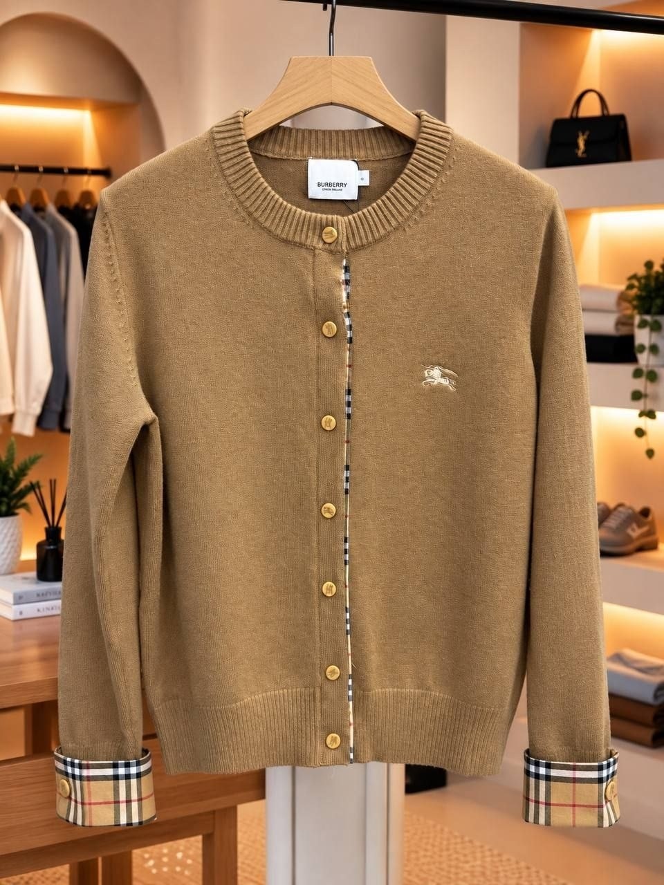 кардиган burberry,кашемировый кардиган барбери,бежевый кардиган в клетку archive burberry,кардиган бежевый,бежевый шерстяной кардиган в клетку burberry