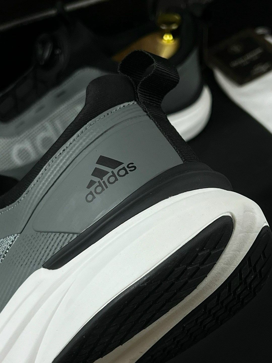 кроссовки adidas,мужские кроссовки adidas,кроссовки,adidas torsion system кроссовки,спортивная
