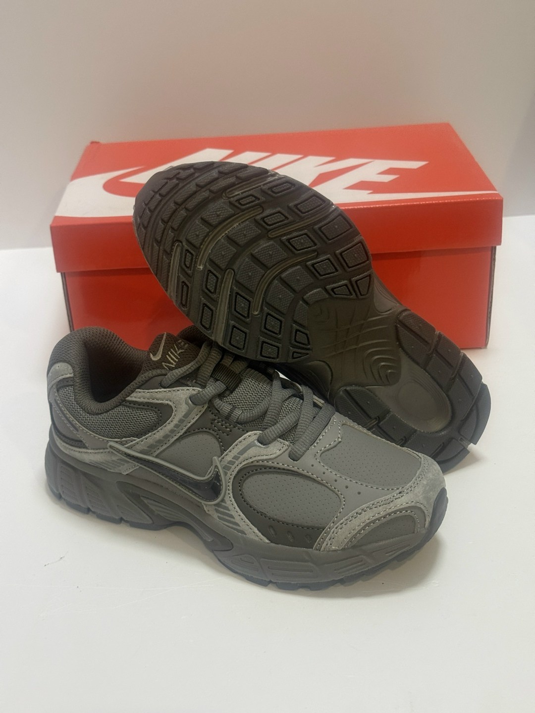 кроссовки nike v 5 rnr,кроссовки мужские nike,кроссовки nike v2k run,мужские повседневные кроссовки nike,мужские кроссовки