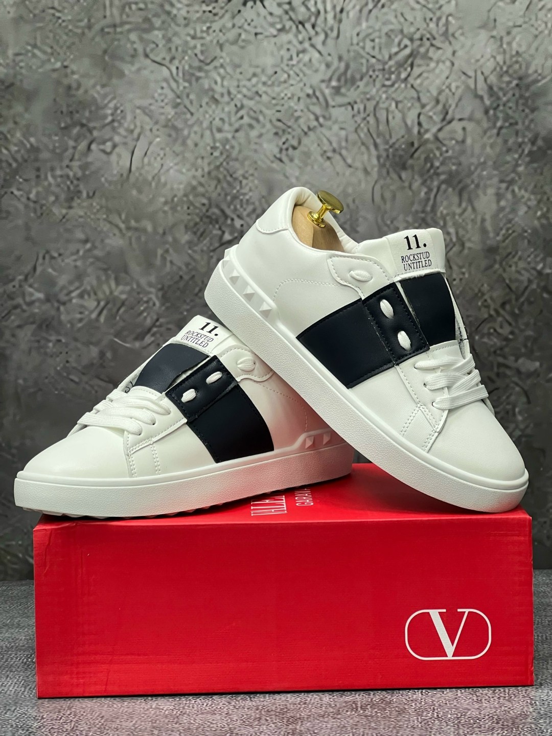 кроссовки valentino,valentino garavani кроссовки,кеды valentino,кеды valentino garavani,кроссовки женские valentino