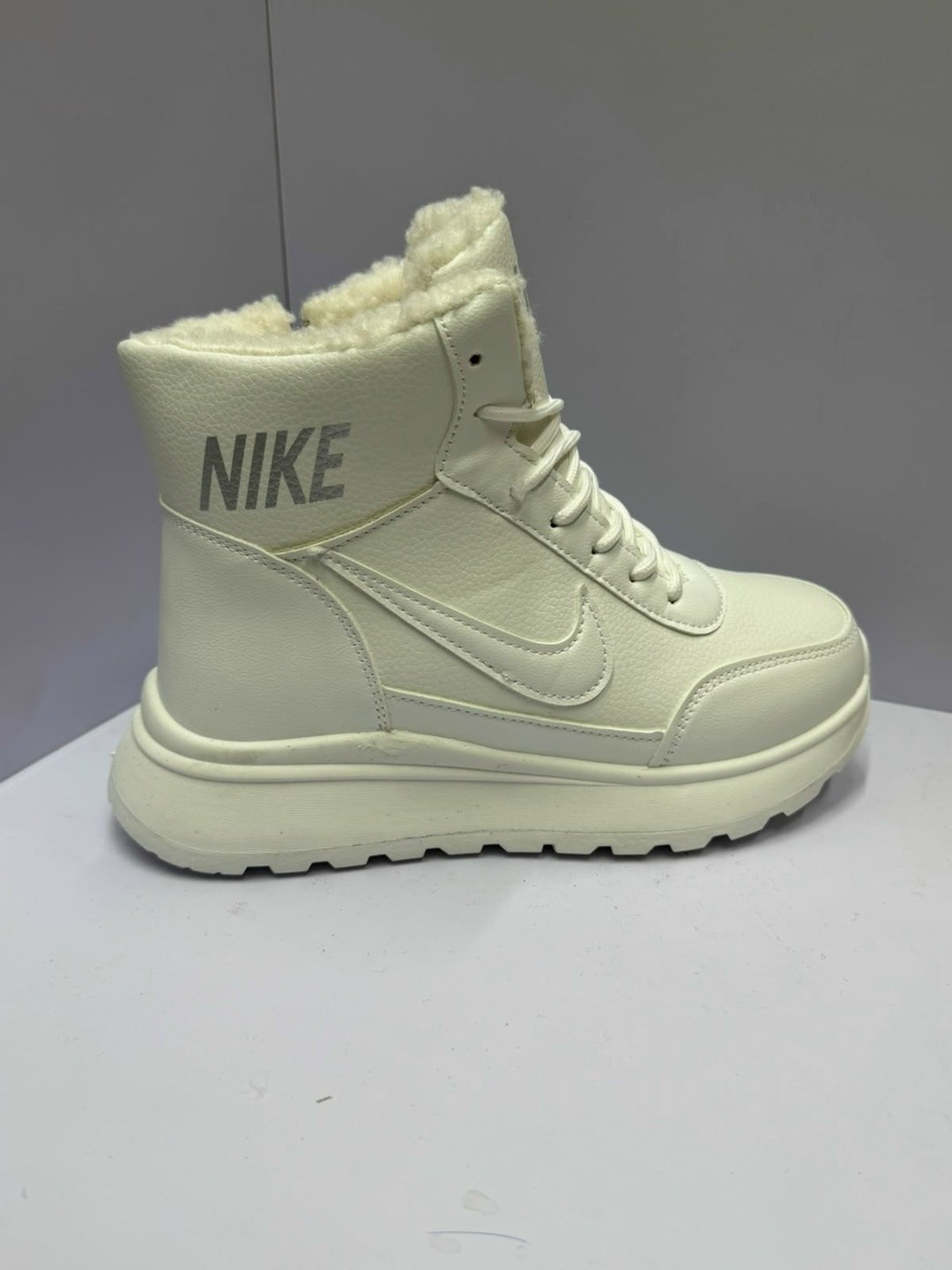 кроссовки зимние nike,зимние женские кроссовки nike,кроссовки,женские кроссовки nike,
