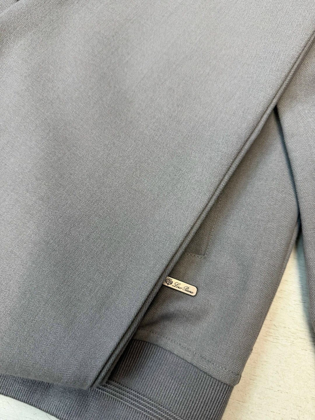спортивный костюм brunello cucinelli,костюм спортивный,костюм для мужчин,костюм brunello cucinelli серый,костюм спортивный stefano ricci