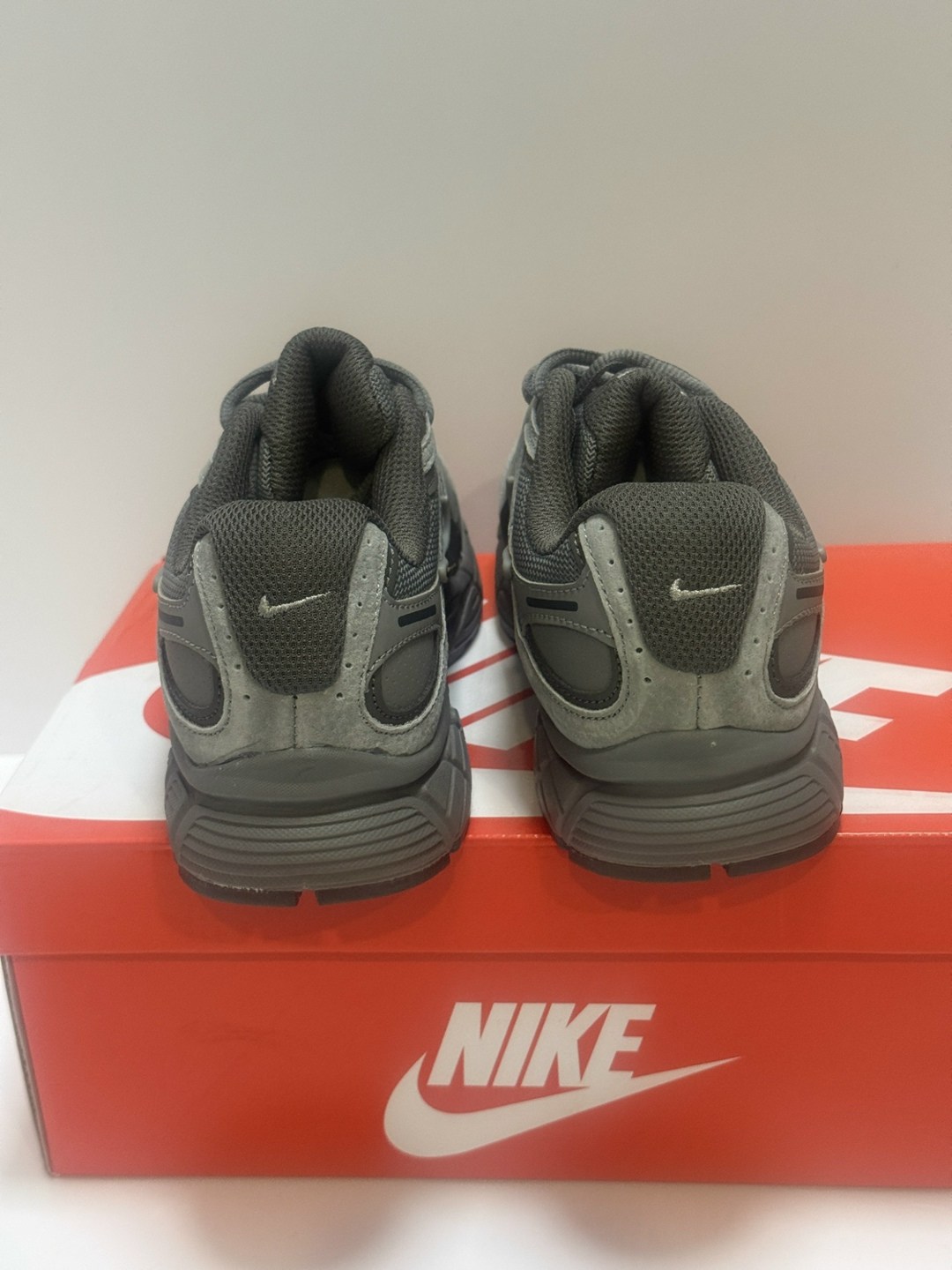 кроссовки nike v 5 rnr,кроссовки мужские nike,кроссовки nike v2k run,мужские повседневные кроссовки nike,мужские кроссовки