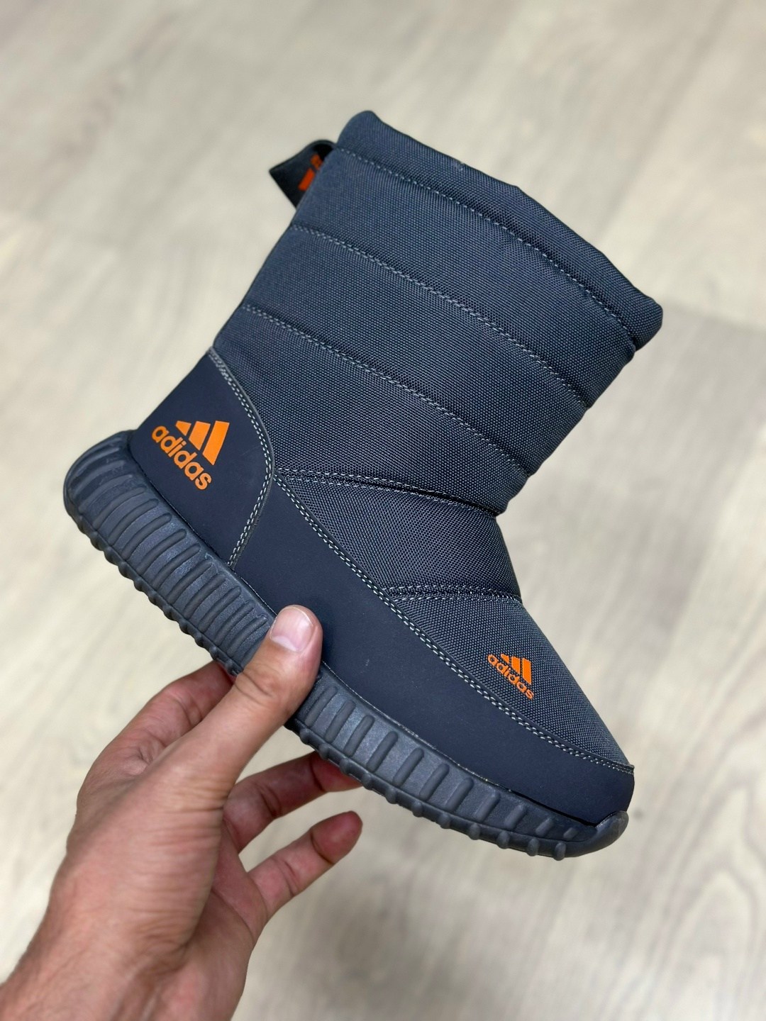 дутыши женские зимние адидас,дутики adidas,дутики женские,дутики женские красные адидасы,дутики адидас женские