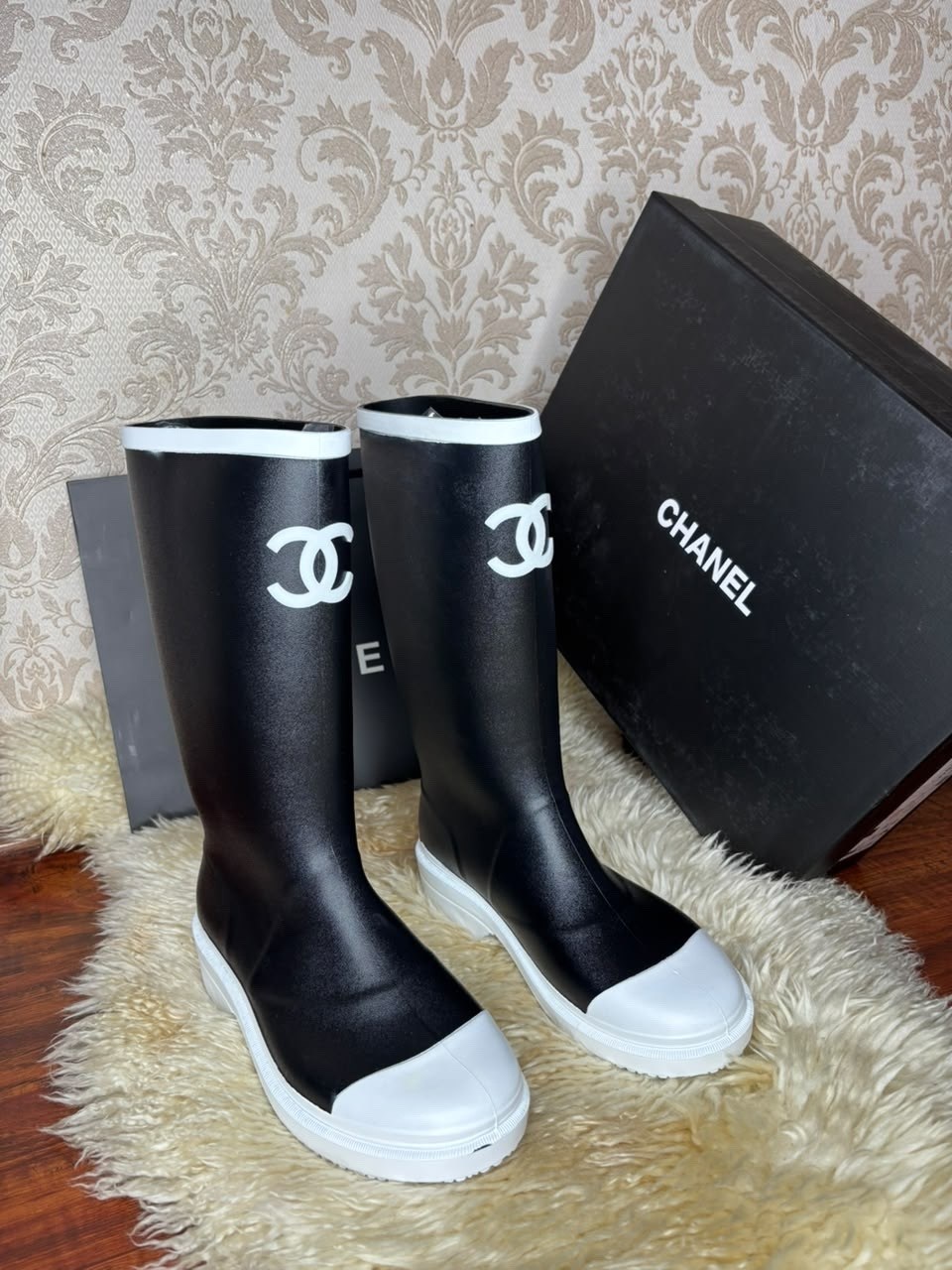 резиновые сапоги chanel,сапоги chanel,резиновые сапоги шанель,сапоги резиновые,сапоги шанель