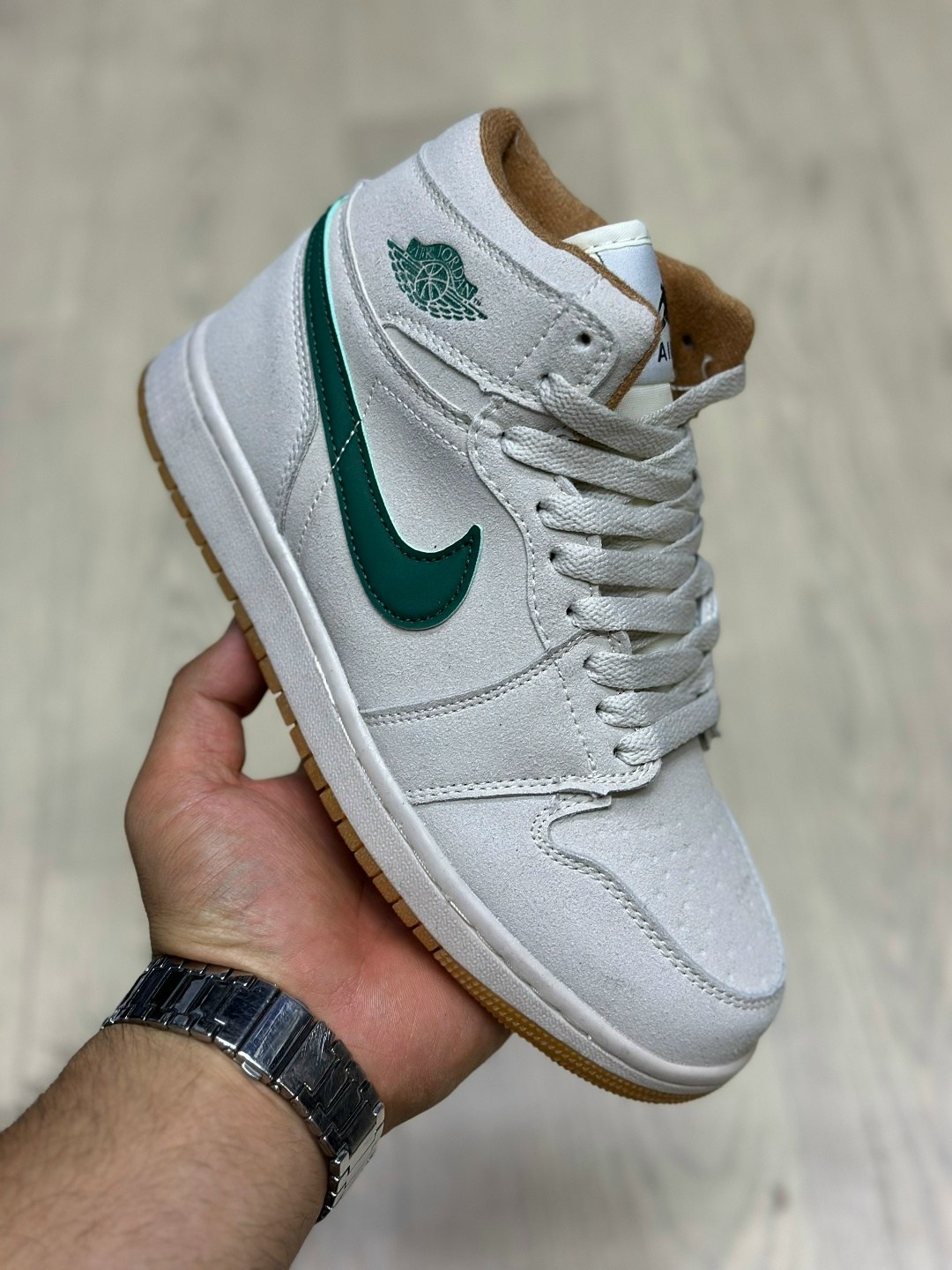 nike air jordan 1 mid,nike air jordan 1,nike air jordan 1 retro high,кроссовки для женщин,кроссовки nike air jordan 1 retro high