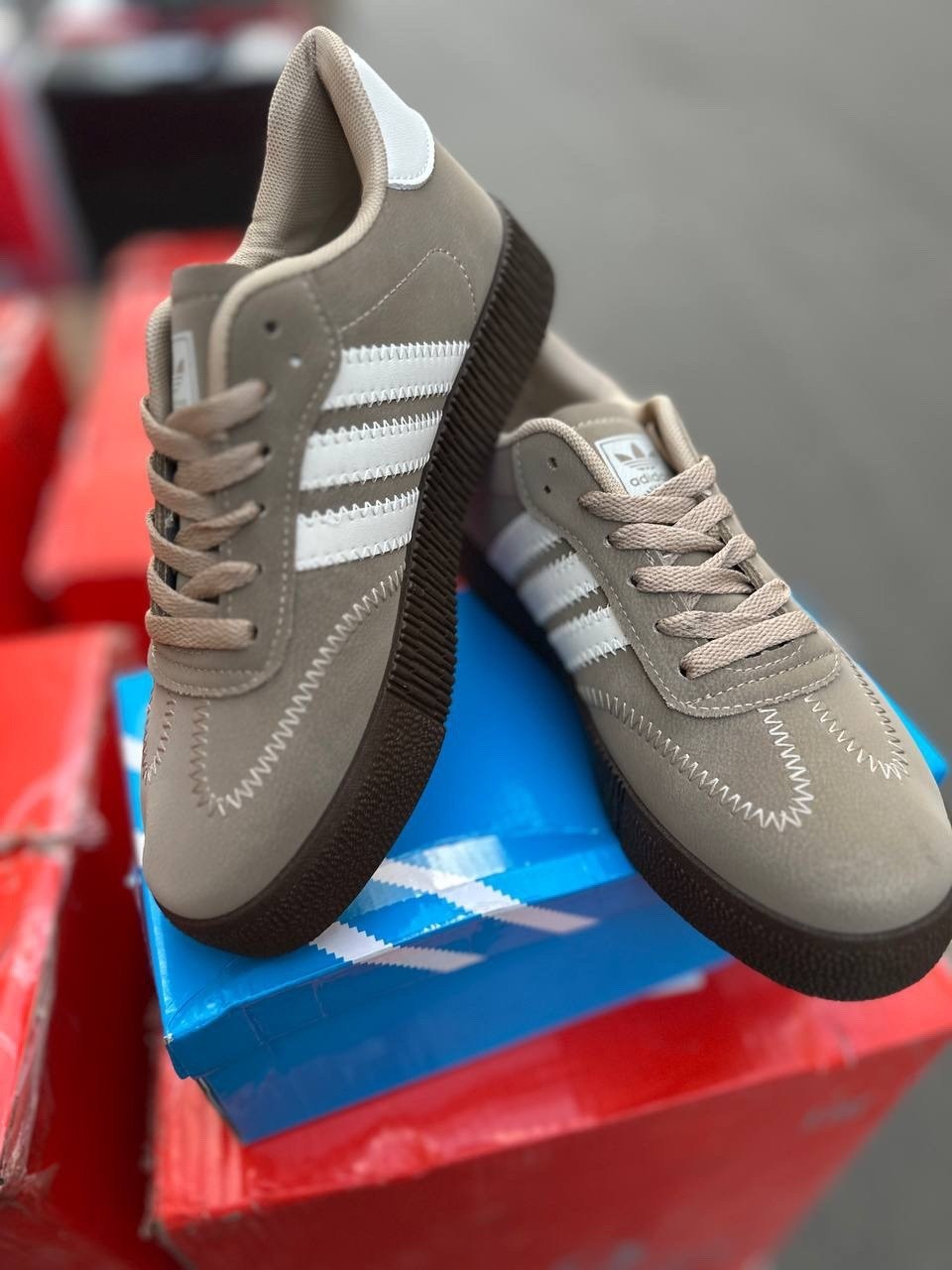 кроссовки adidas spezial,adidas originals кроссовки samba og h04941,кроссовки adidas,adidas originals кроссовки,кроссовки adidas originals handball spezial