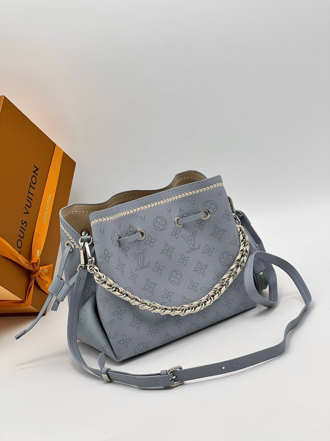 louis vuitton женская сумка,сумка луи виттон голубая,louis vuitton сумки,сумка ведро louis vuitton,сумка луи виттон женская