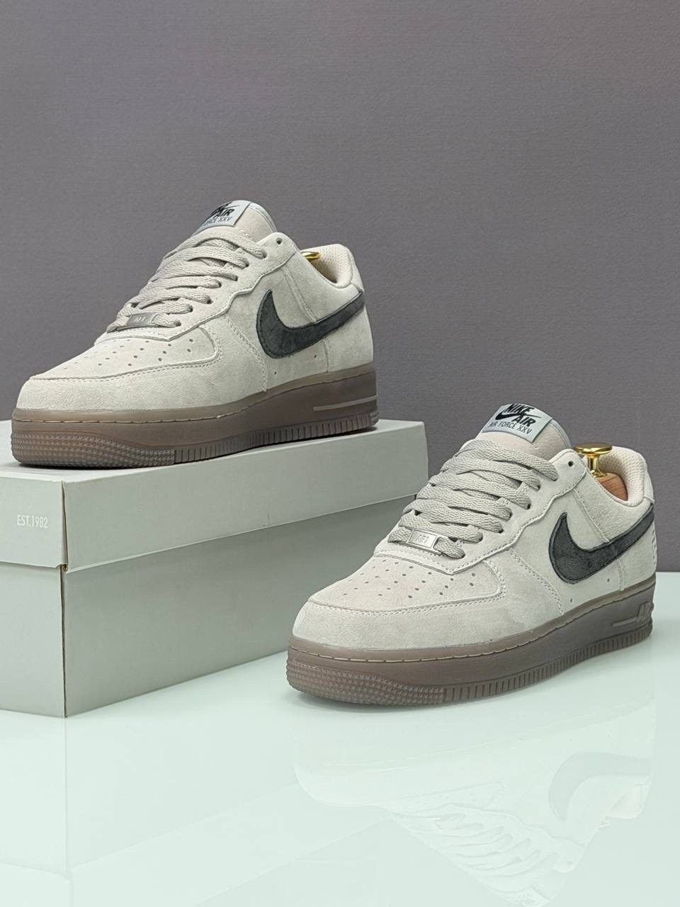 nike reigning champ air force 1 low lv8 light grey,кросcовки nike air force 1,nike air force 1 low,кроссовки nike air force 1 low grey,nike air force 1 low suede grey