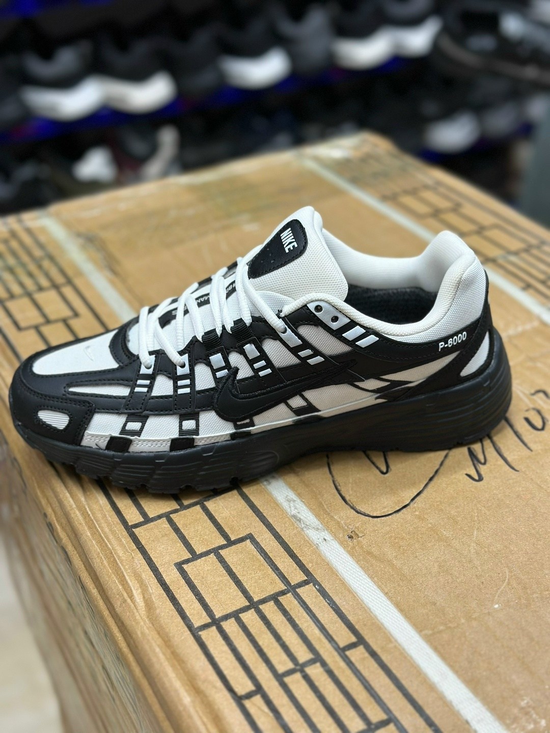 кроссовки мужские p-6000 с низким верхом черный серый nike,кроссовки nike p-6000,мужские повседневные кроссовки для бега nike p 6000 черные,кроссовки nike p-6000 anthracite "smoke grey",кроссовки nike