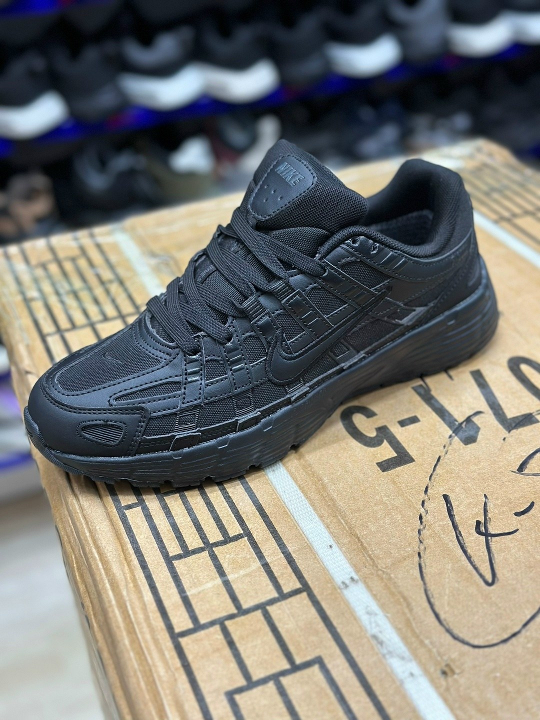 кроссовки мужские p-6000 с низким верхом черный серый nike,кроссовки nike p-6000,мужские повседневные кроссовки для бега nike p 6000 черные,кроссовки nike p-6000 anthracite "smoke grey",кроссовки nike