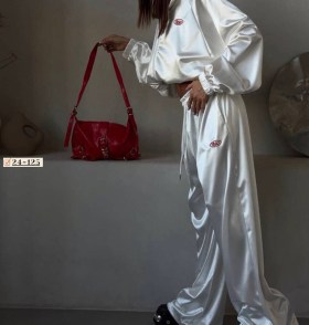 Костюм