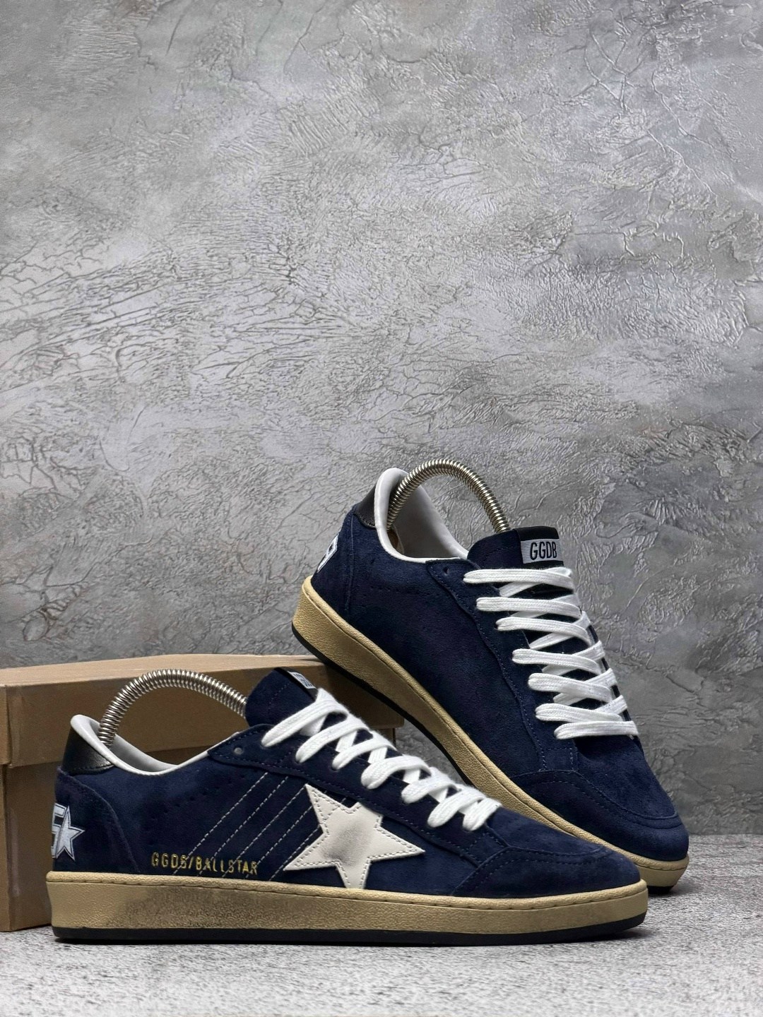 ,golden goose кроссовки,мужские кроссовки golden goose ball star leather/suede star,кеды golden goose,golden goose men's ball star suede low-top sneakers