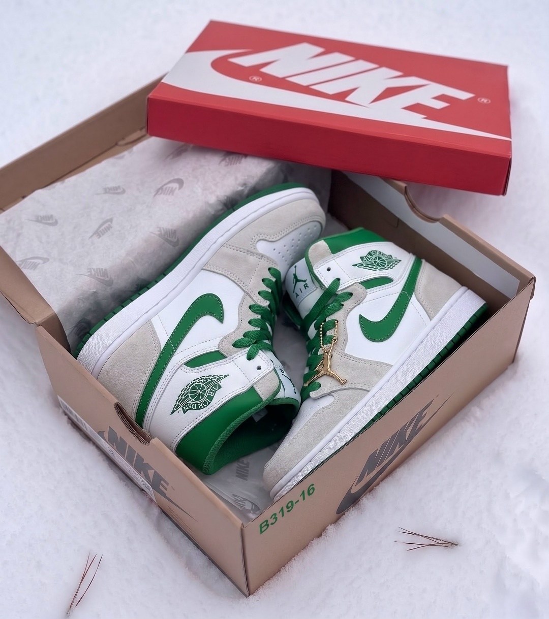 air jordan 1 mid pine green,nike air jordan 1 mid se,air jordan 1 mid se,nike air jordan 1 mid,nike air jordan 1 retro high og