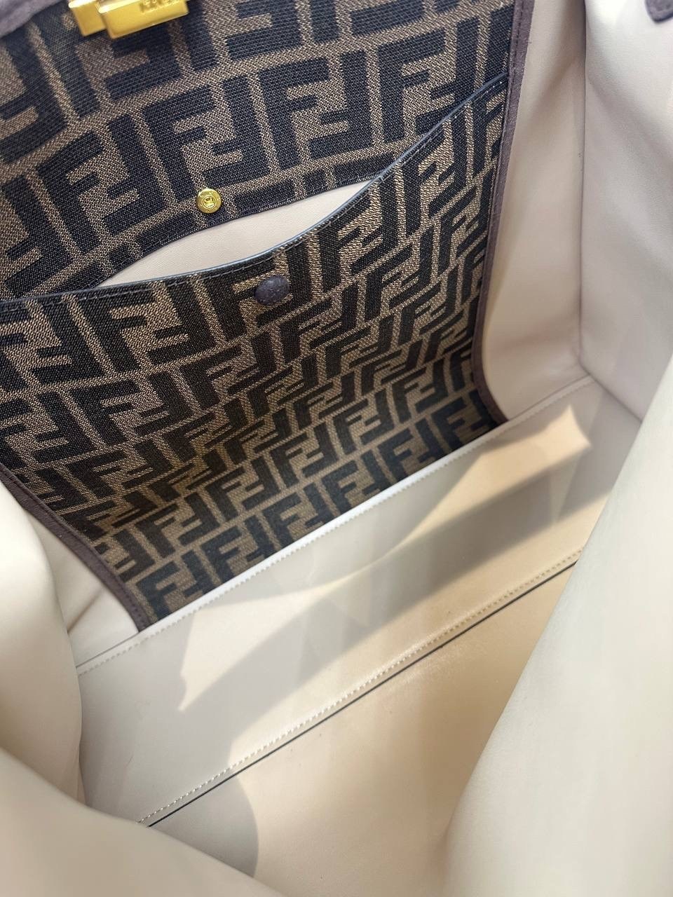 fendi сумка,сумка фенди,сумка женская fendi,сумка fendi peekaboo замшевая,замшевая сумка