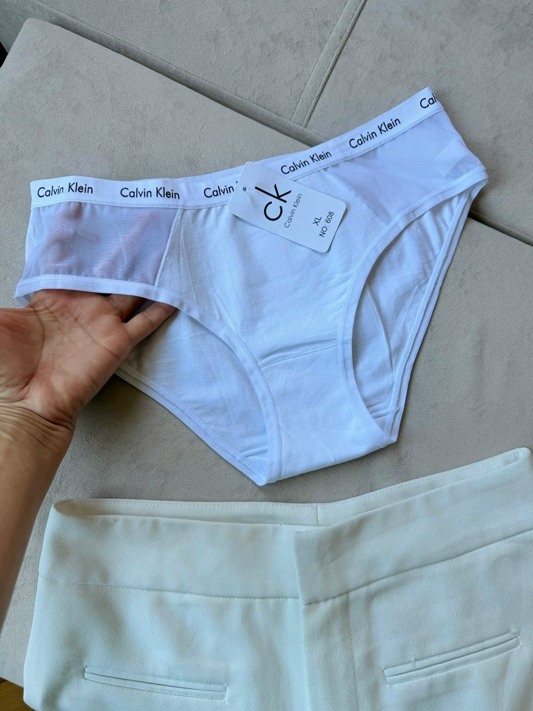 calvin klein женские трусы,нижнее белье calvin klein,кельвин кляйн женские трусы,calvin klein underwear,трусы calvin klein