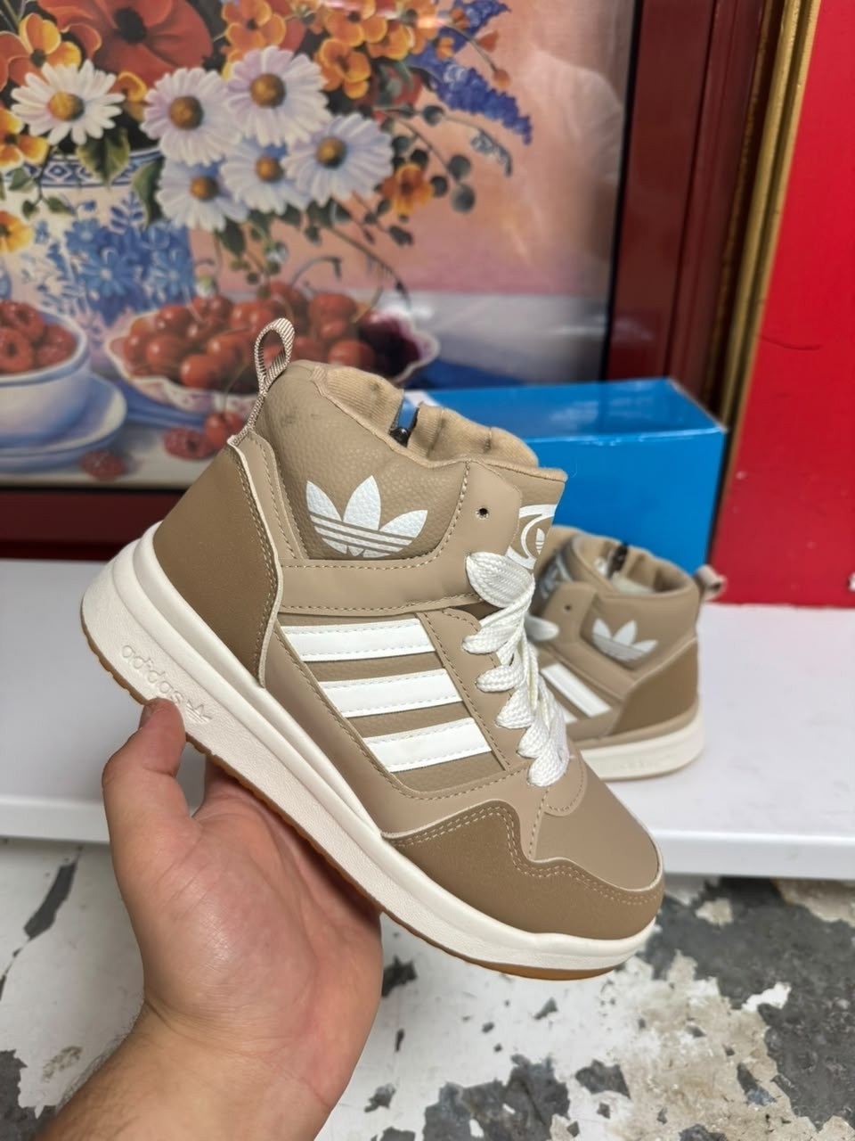 кроссовки adidas зимние,,зимние кроссовки адидас цвета хаки,зимние кроссовки,зимние женские кроссовки