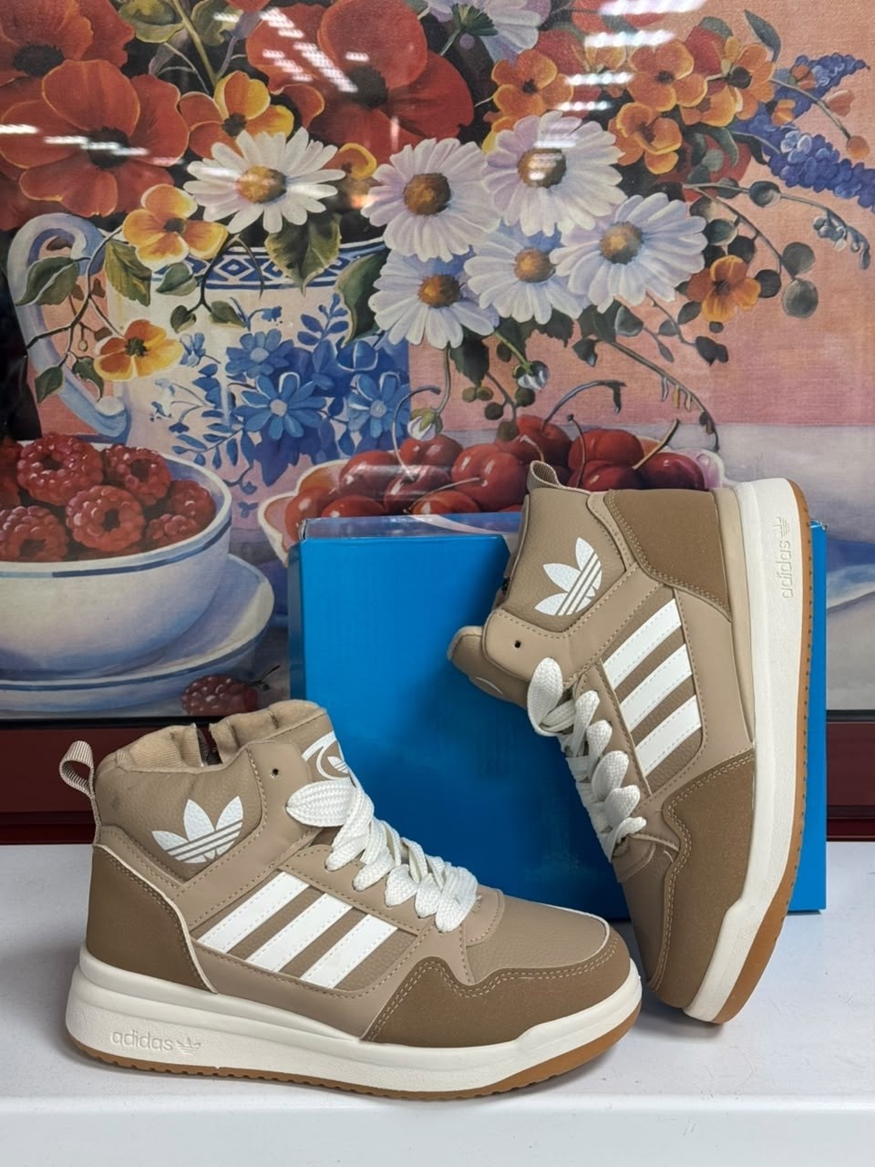 кроссовки adidas зимние,,зимние кроссовки адидас цвета хаки,зимние кроссовки,зимние женские кроссовки