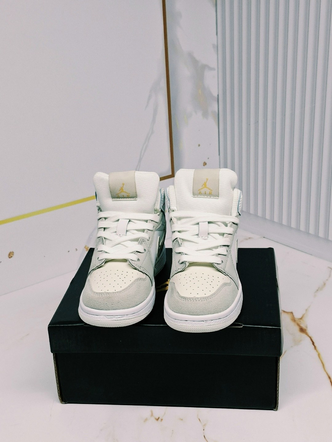 кроссовки,кроссовки nike air jordan 1,nike air jordan 1 mid,кроссовки мальчику,air jordan 1 mid se grey