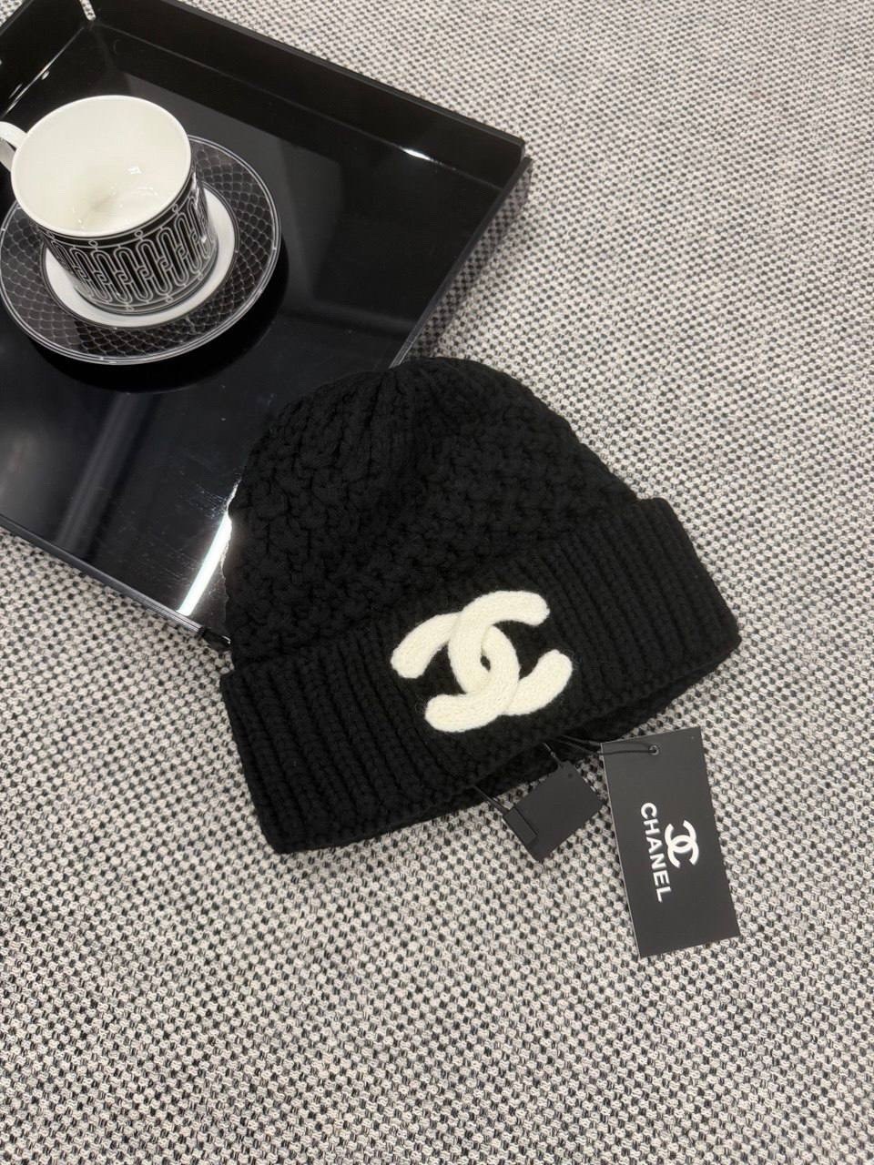 шапка chanel,вязаная шапка chanel,вязаные эластичные шапки bini chanel,шапка-бини вязаная однотонная chanel,шапка вязаная теплая,черный chanel