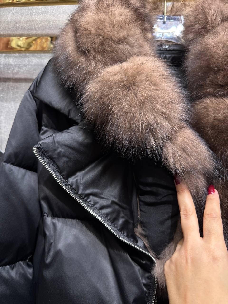 пуховики с мехом,пуховики с натуральным мехом,куртка женская с мехом,куртка с мехом,пуховик женский