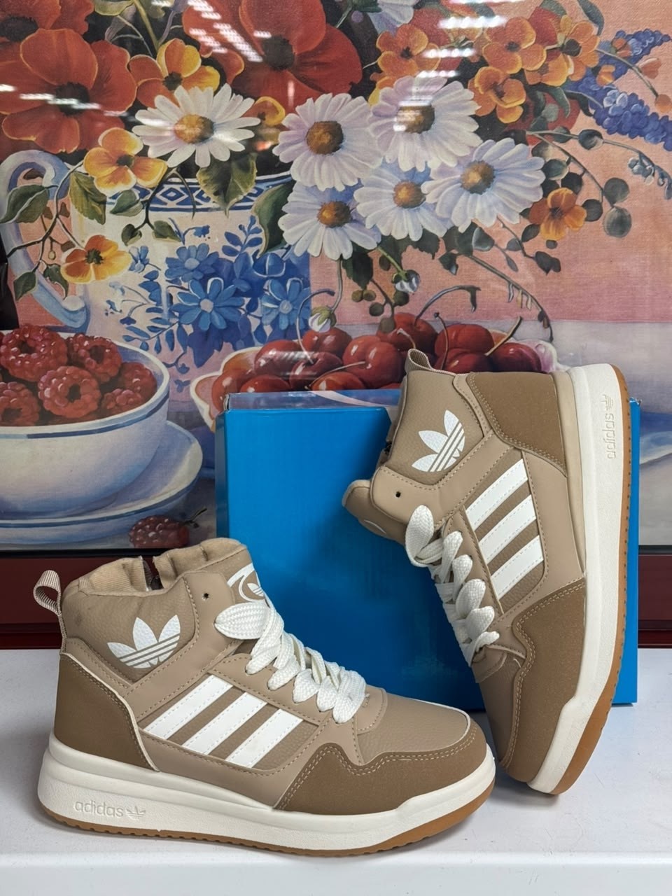 кроссовки adidas зимние,,зимние кроссовки адидас цвета хаки,зимние кроссовки,зимние женские кроссовки
