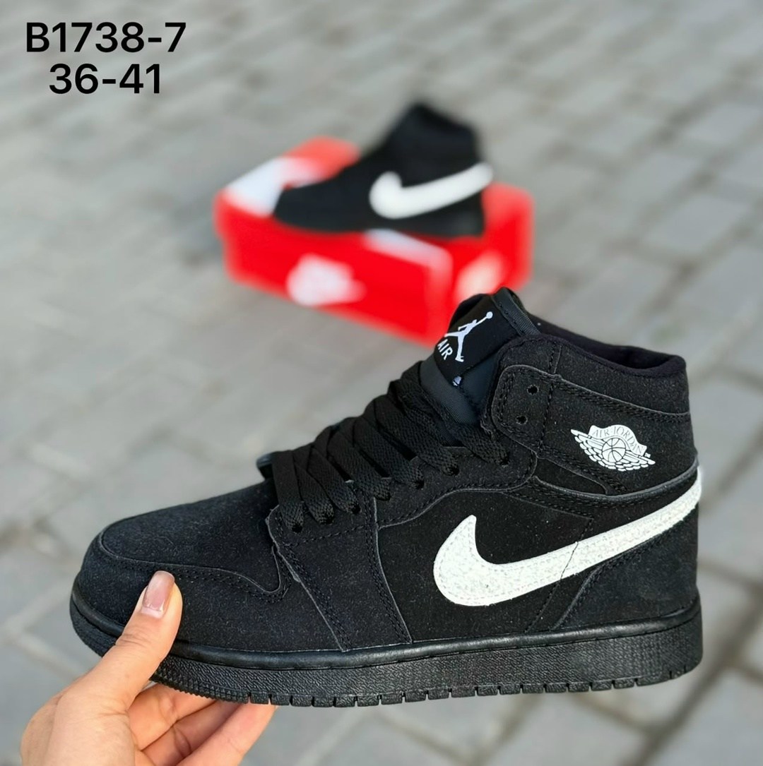 кроссовки nike air jordan 1 retro high og зимние,кроссовки джорданы air jordan высокие демисезонные nike,кроссовки,nike air jordan 1 mid,мужской кроссовки