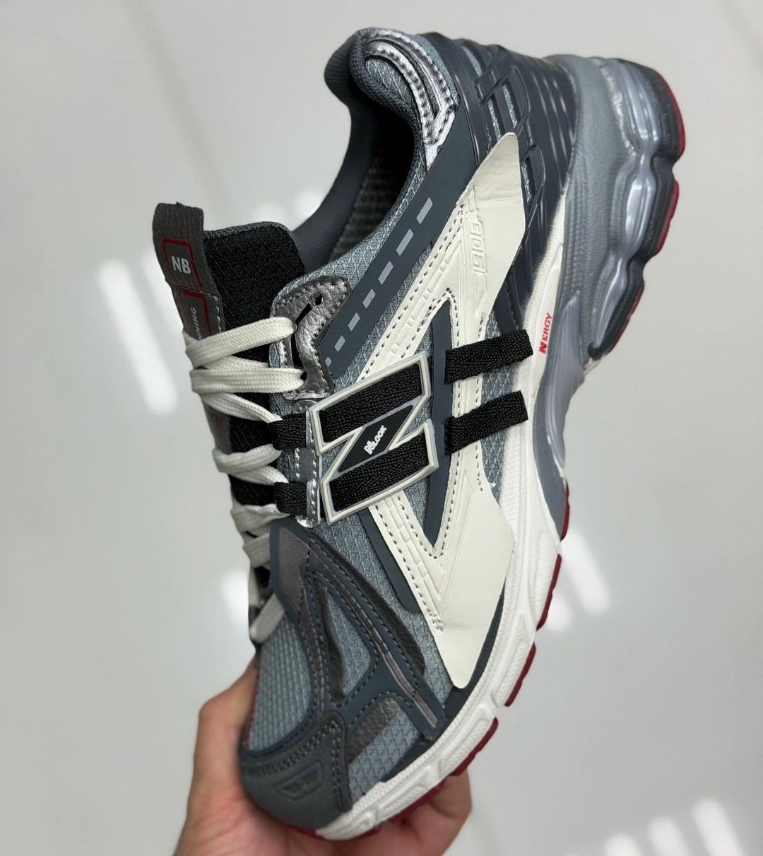 мужские кроссовки balenciaga runner черные,кроссовки new balance 1906,мужские кроссовки balenciaga runner,мужские кроссовки balenciaga track черные,мужской кроссовки