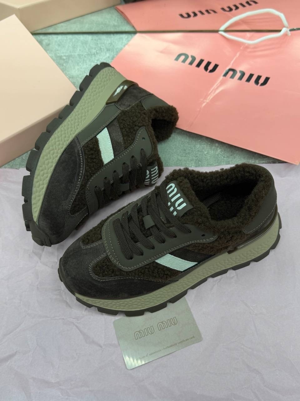 женские кроссовки miu miu,кроссовки miu miu с мехом зимние,кроссовки miu miu,премиальные зимние кроссовки miu miu,кроссовки miu miu зимние женские