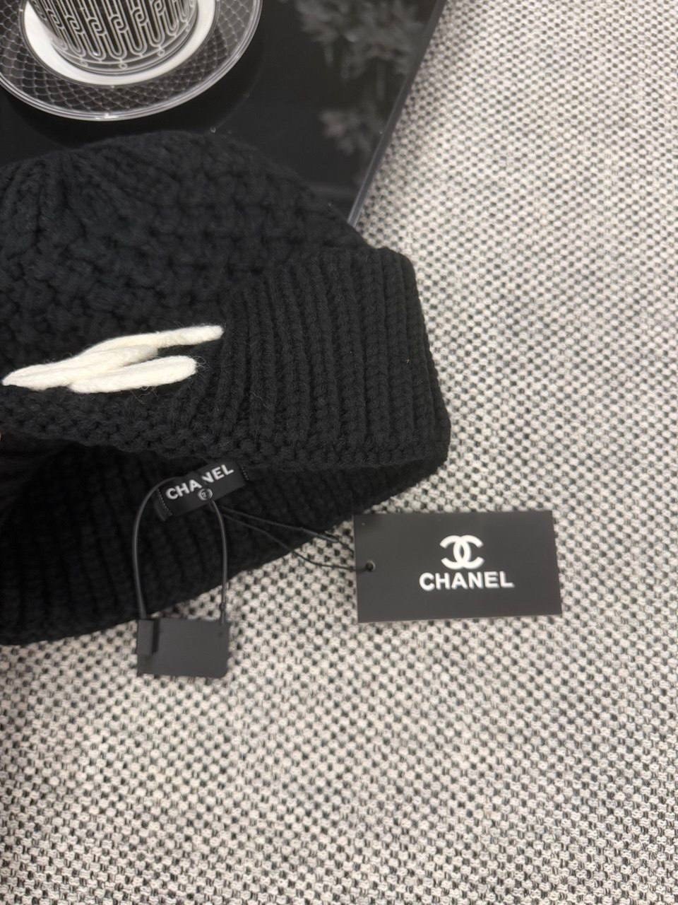 шапка chanel,вязаная шапка chanel,вязаные эластичные шапки bini chanel,шапка-бини вязаная однотонная chanel,шапка вязаная теплая,черный chanel