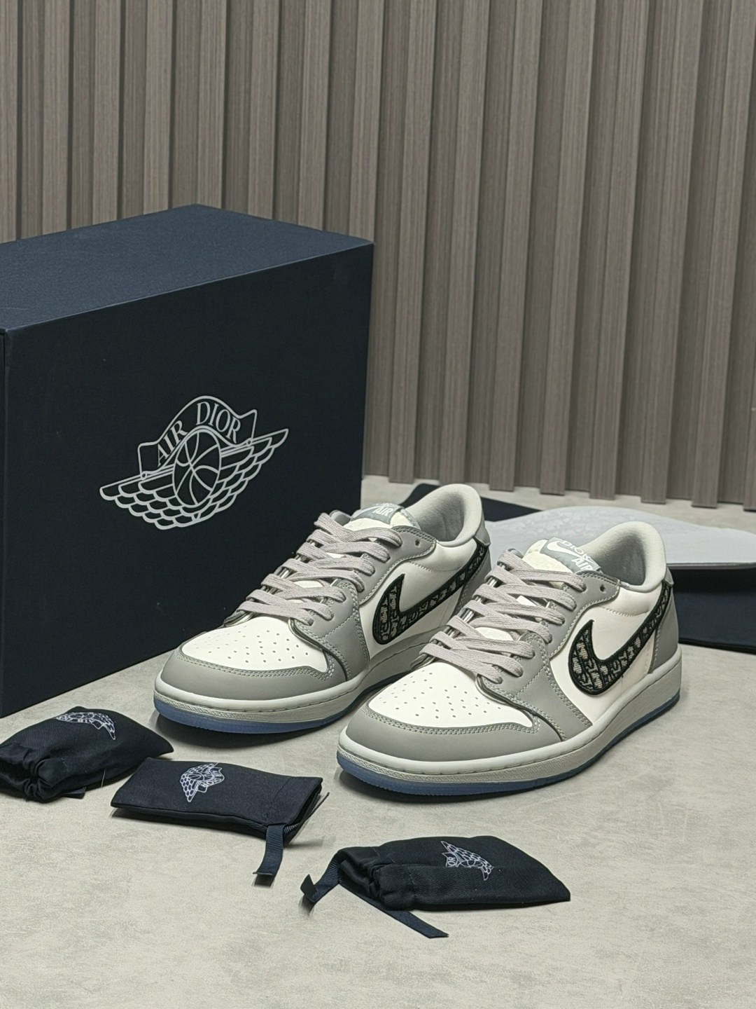 nike air jordan 1 low dior,кроссовки dior x air jordan 1 low,dior x nike air jordan 1,dior x nike air jordan 1 low,nike cn8608 002 dior x air jordan 1 low wolf grey