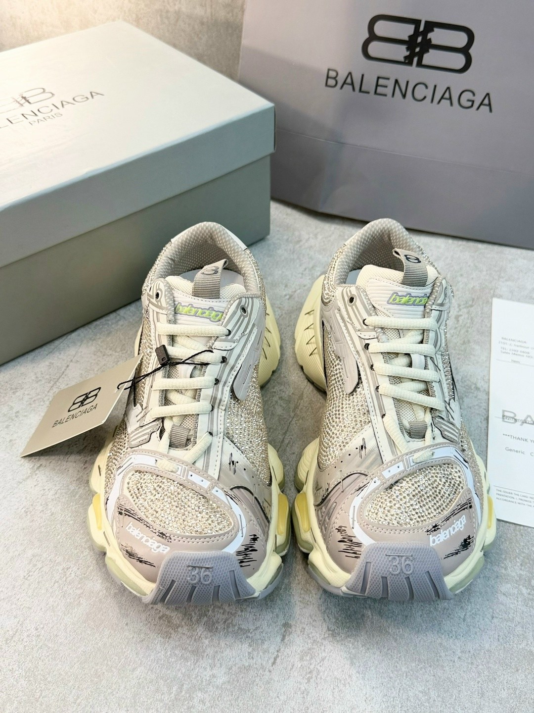 кроссовки женские balenciaga,кроссовки balenciaga на шнуровке,кроссовки легкие универсальные balenciaga,кроссовки баленсиага женские,кроссовки balenciaga
