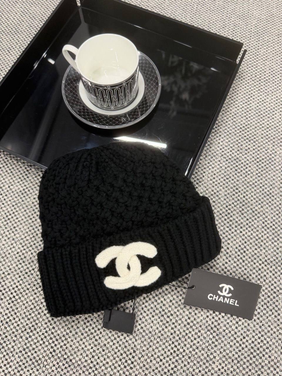 шапка chanel,вязаная шапка chanel,вязаные эластичные шапки bini chanel,шапка-бини вязаная однотонная chanel,шапка вязаная теплая,черный chanel