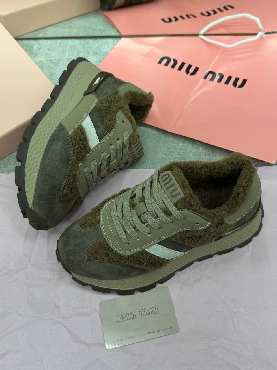 женские кроссовки miu miu,кроссовки miu miu с мехом зимние,кроссовки miu miu,премиальные зимние кроссовки miu miu,кроссовки miu miu зимние женские