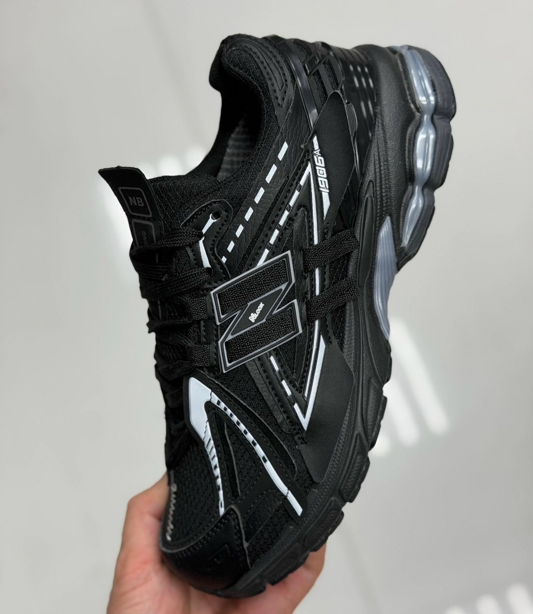 мужские кроссовки balenciaga runner черные,кроссовки new balance 1906,мужские кроссовки balenciaga runner,мужские кроссовки balenciaga track черные,мужской кроссовки