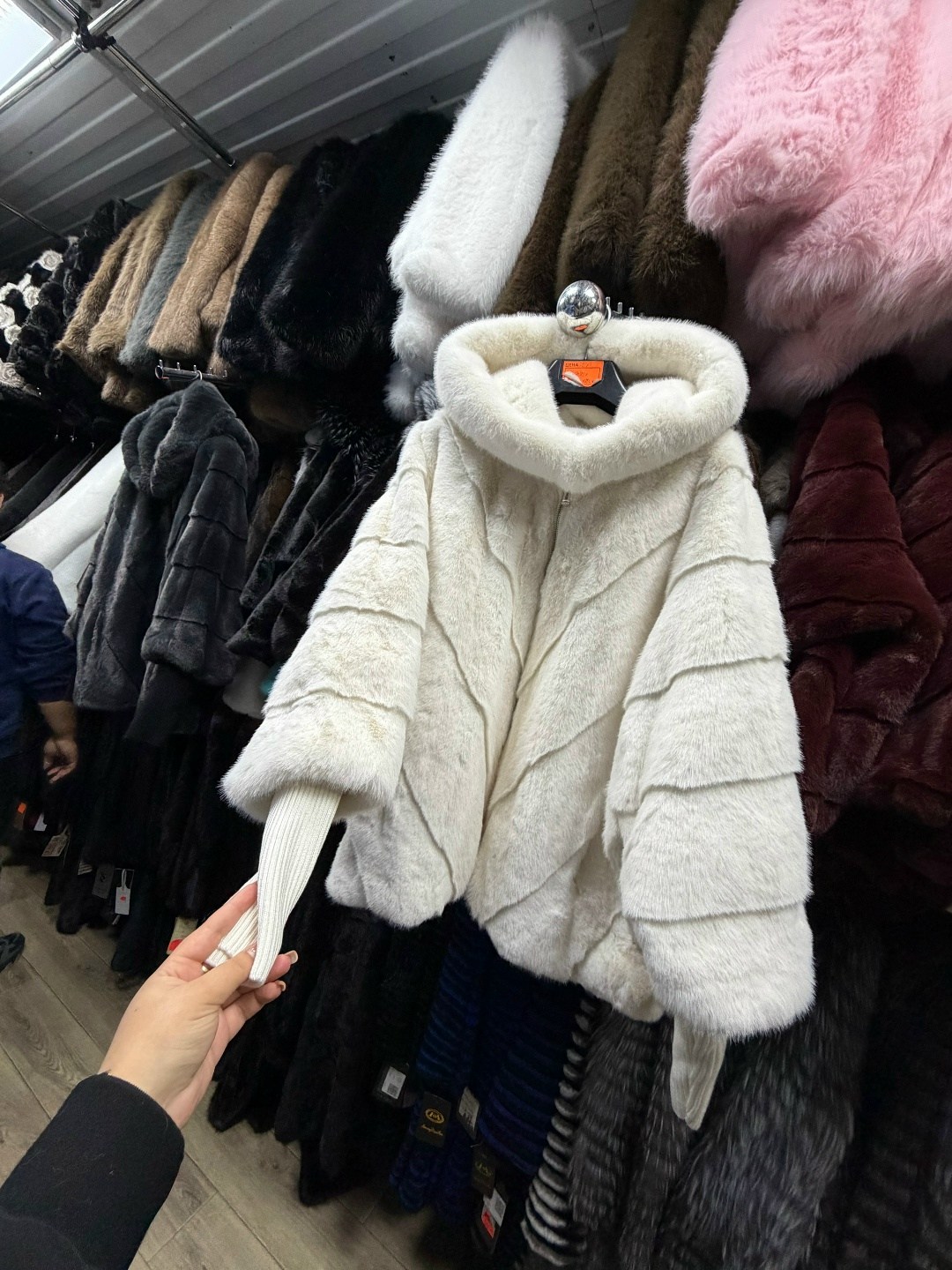 шуба короткая из экомеха под норку,шуба искусственная,шуба,шуба искусственная женская,шубка