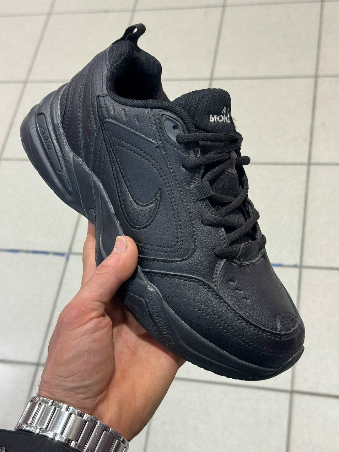 кроссовки nike air monarch iv,кроссовки nike air monarch,мужские кроссовки nike air monarch iv,nike air monarch 4,кроссовки nike air monarch iv black-white