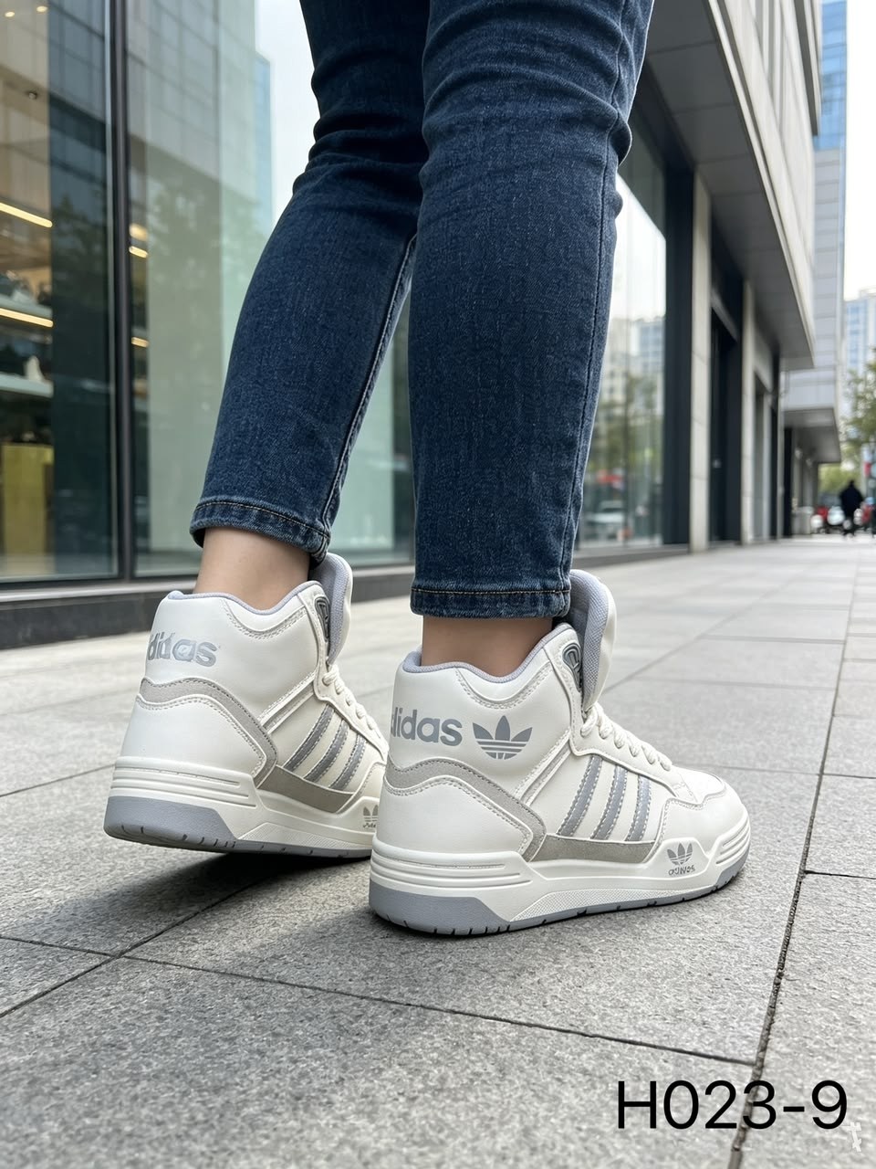 кроссовки adidas,кроссовки adidas original,зимние кроссовки adidas hoops 2.0 mid белые,кроссовки adidas forum refined white,кроссовки зимние adidas