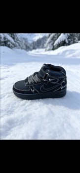 Кроссовки