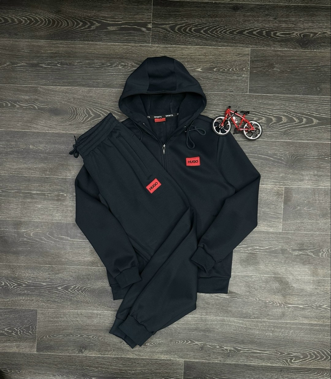 спортивный костюм hugo boss,спортивный костюм hugo,мужской спортивный костюм,спортивный костюм,спортивные костюмы для мужчин
