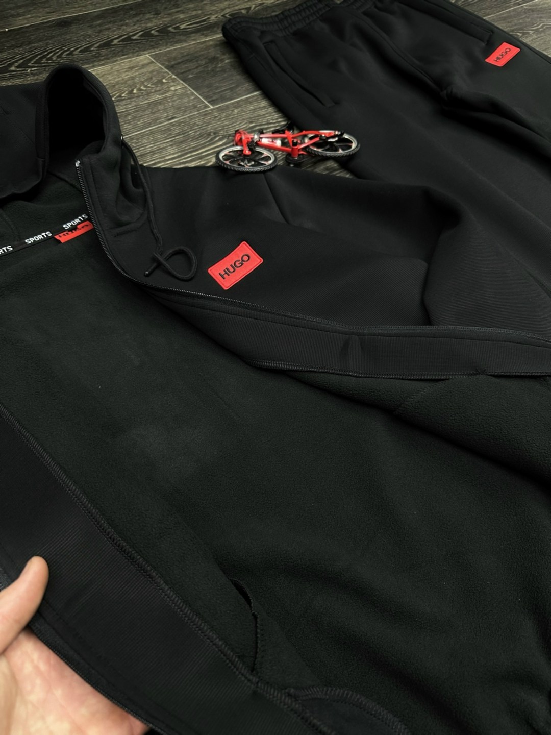 спортивный костюм hugo boss,спортивный костюм hugo,мужской спортивный костюм,спортивный костюм,спортивные костюмы для мужчин
