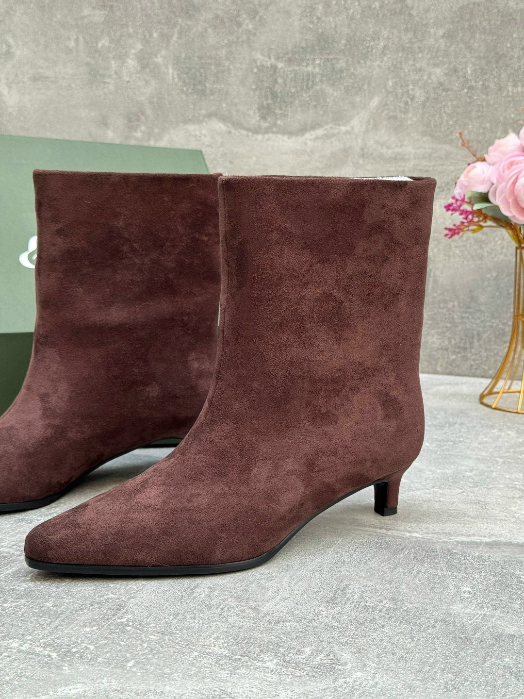 замшевые ботильоны gianvito rossi,ботинки женские замшевые gianvito rossi,замшевые ботильоны,коричневые ботильоны из натурального велюра,ботильоны коричневые натуральная замша