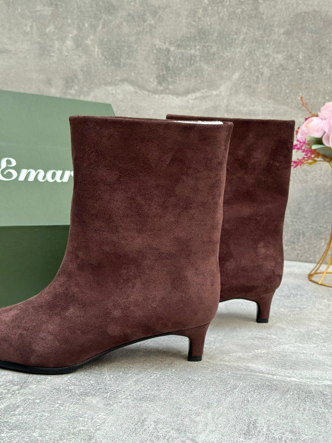 замшевые ботильоны gianvito rossi,ботинки женские замшевые gianvito rossi,замшевые ботильоны,коричневые ботильоны из натурального велюра,ботильоны коричневые натуральная замша