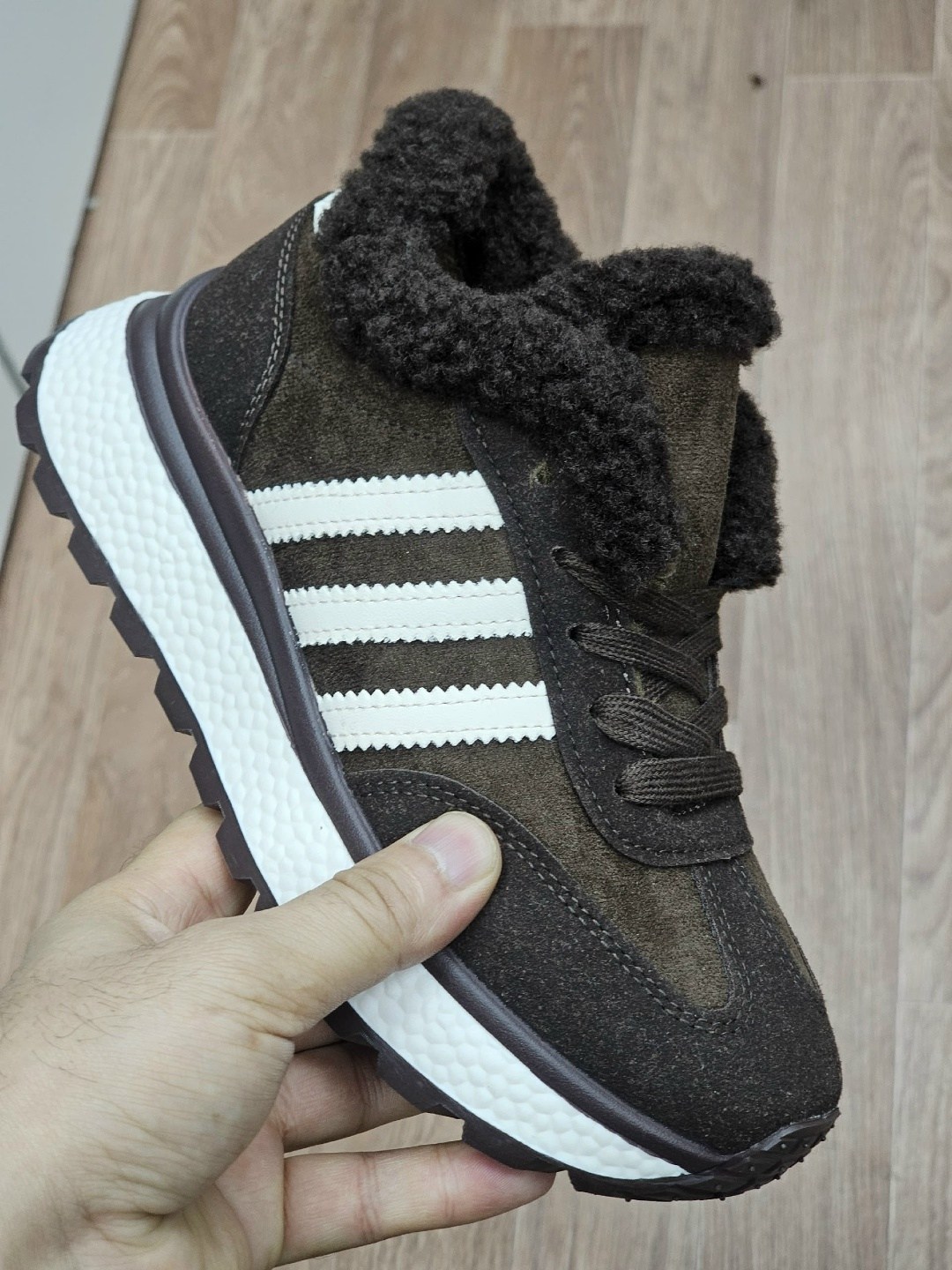 зимние кроссовки adidas zx 700 коричневые с мехом,женские кроссовки,зимние кроссовки адидас коричневые,,теплые кроссовки