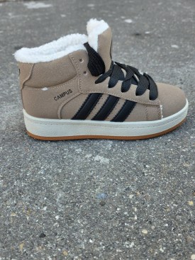 Кроссовки