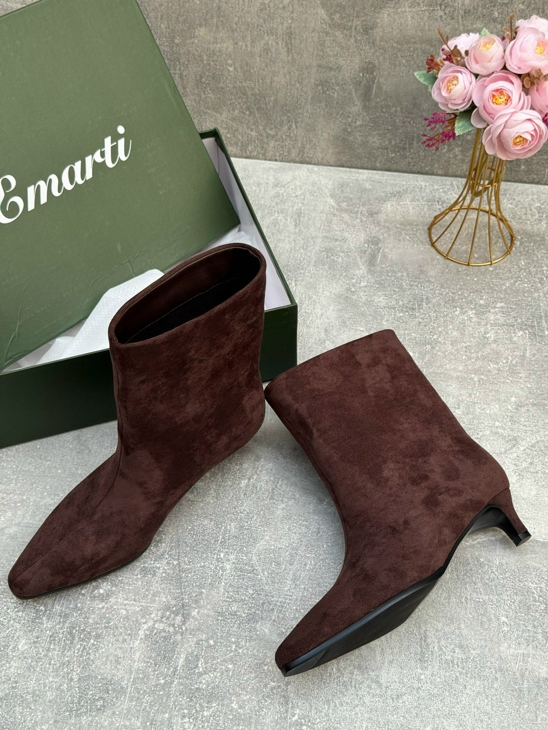 замшевые ботильоны gianvito rossi,ботинки женские замшевые gianvito rossi,замшевые ботильоны,коричневые ботильоны из натурального велюра,ботильоны коричневые натуральная замша