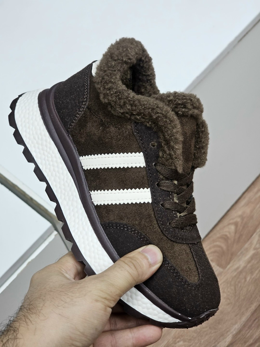 зимние кроссовки adidas zx 700 коричневые с мехом,женские кроссовки,зимние кроссовки адидас коричневые,,теплые кроссовки