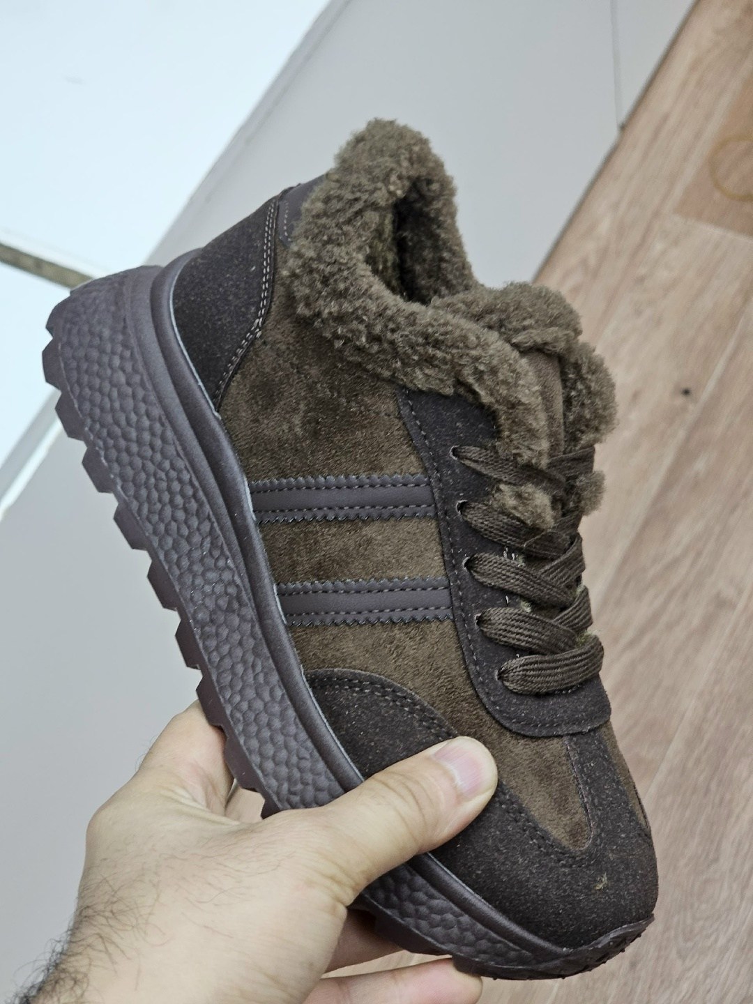 зимние кроссовки adidas zx 700 коричневые с мехом,женские кроссовки,зимние кроссовки адидас коричневые,,теплые кроссовки